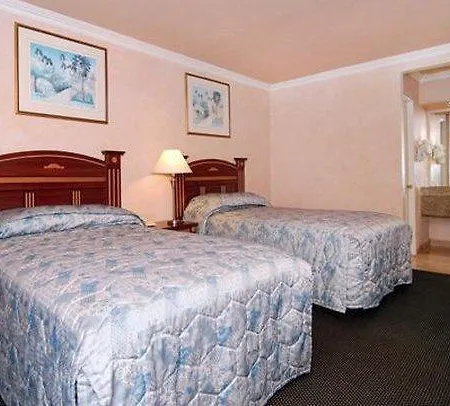 Hotel 6 Garden Grove