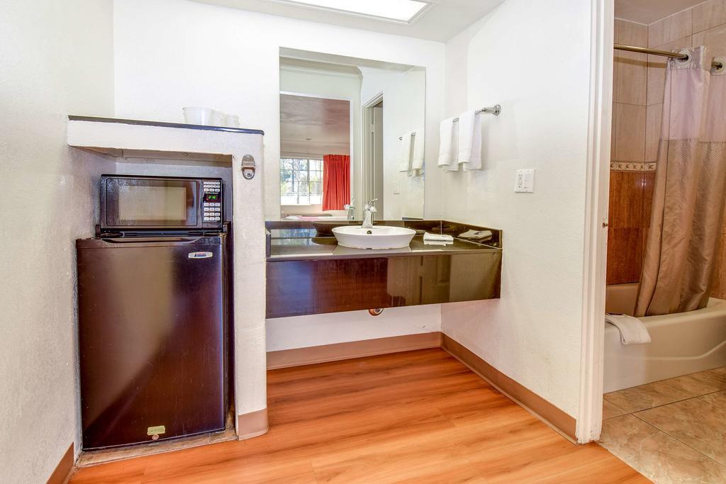 6 Garden Grove