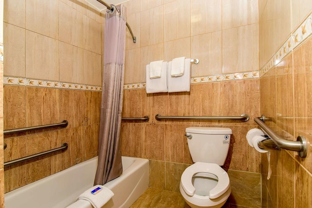 Hotel 6 Garden Grove